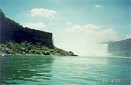 Водопад «Подкова». Вид с реки Ниагара. 